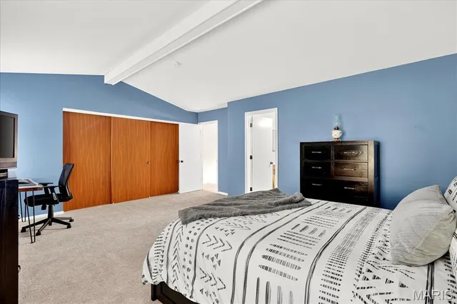 $240,000 | 3142 Autumn Trace Drive, Maryland Heights, MO 63043