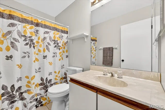 $240,000 | 3142 Autumn Trace Drive, Maryland Heights, MO 63043