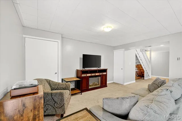 $240,000 | 3142 Autumn Trace Drive, Maryland Heights, MO 63043