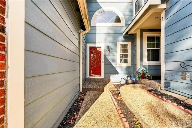 $240,000 | 3142 Autumn Trace Drive, Maryland Heights, MO 63043