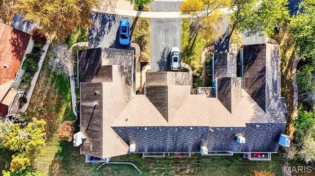 $240,000 | 3142 Autumn Trace Drive, Maryland Heights, MO 63043