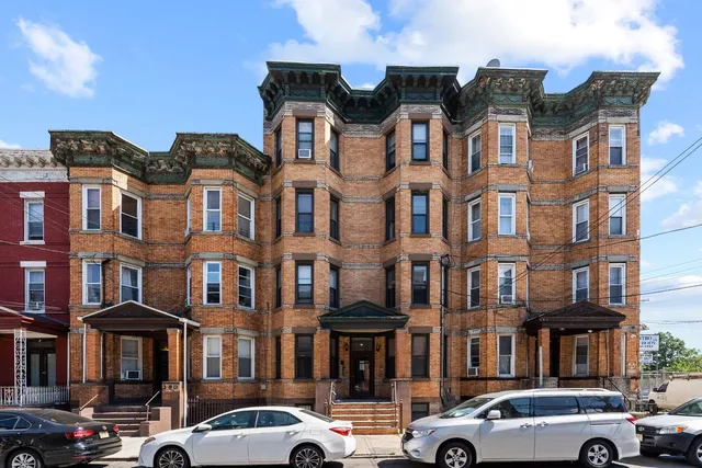 $2,400 | 378 Baldwin Avenue, Unit 1L, Jersey City, NJ 07306