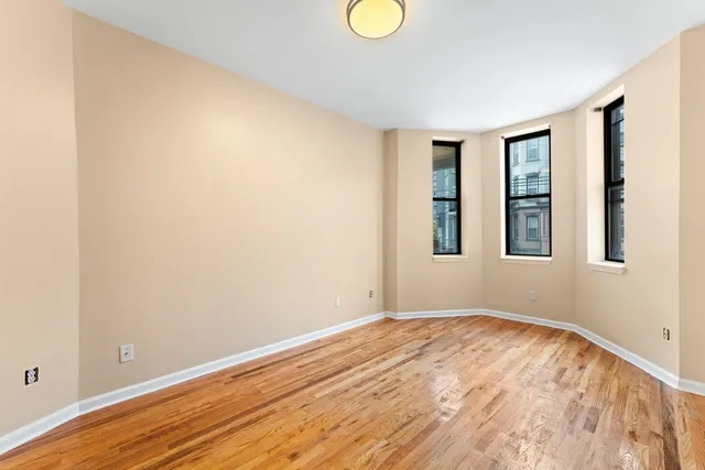 $2,400 | 378 Baldwin Avenue, Unit 1L, Jersey City, NJ 07306