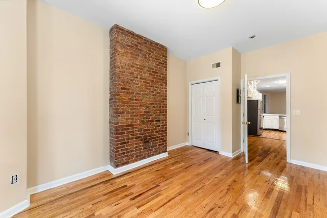 $2,400 | 378 Baldwin Avenue, Unit 1L, Jersey City, NJ 07306