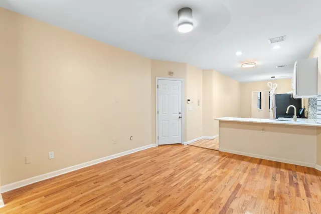$2,400 | 378 Baldwin Avenue, Unit 1L, Jersey City, NJ 07306