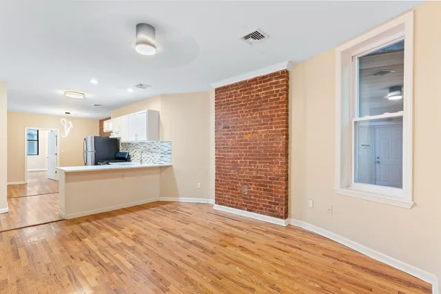 $2,400 | 378 Baldwin Avenue, Unit 1L, Jersey City, NJ 07306