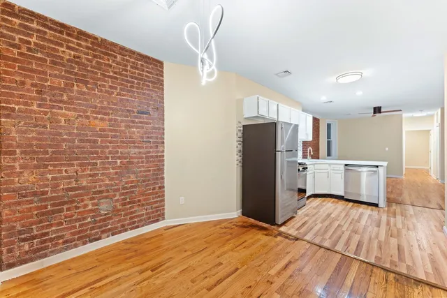 $2,400 | 378 Baldwin Avenue, Unit 1L, Jersey City, NJ 07306