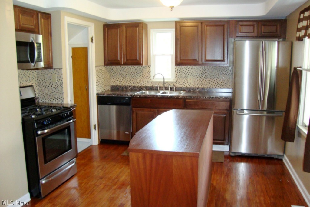 1711 Sunview Road Cleveland, OH 44124 - Photo 4 of 13