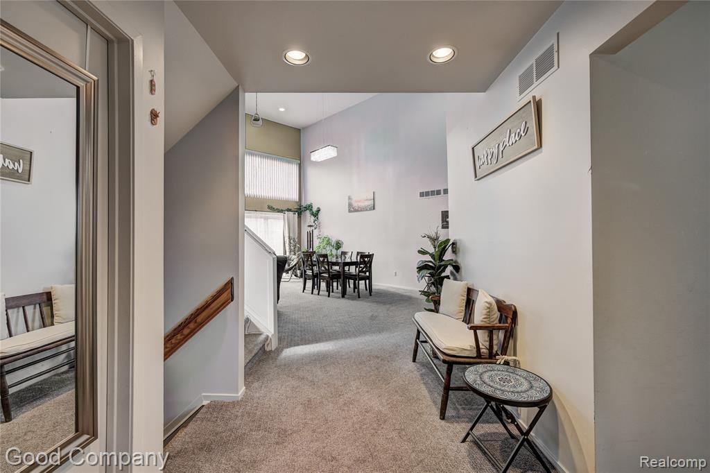 6255 Celeste Road West Bloomfield, MI 48322 - Photo 3 of 50