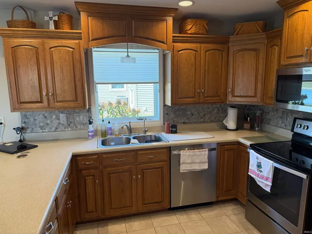 $299,900 | 120 Hahnemann Court, Berne, IN 46711