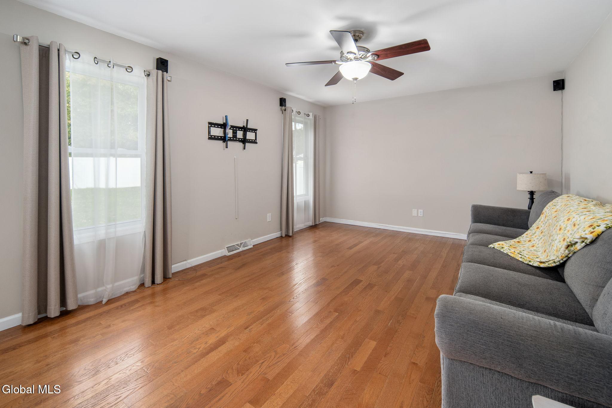 44 Shepard Avenue Schenectady, NY 12304 - Photo 13 of 50 13