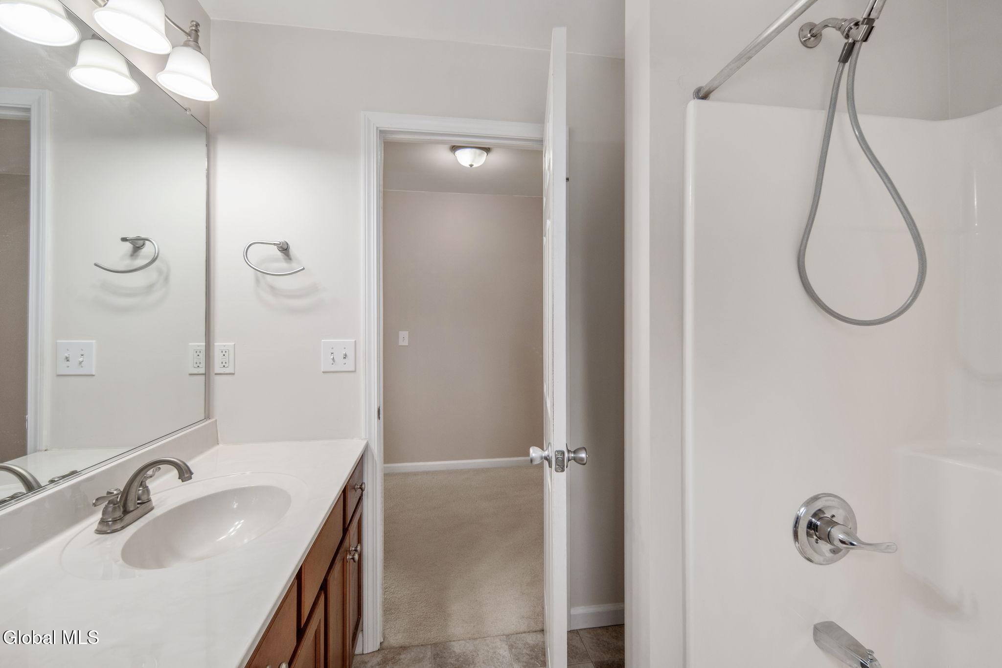 44 Shepard Avenue Schenectady, NY 12304 - Photo 27 of 50 27