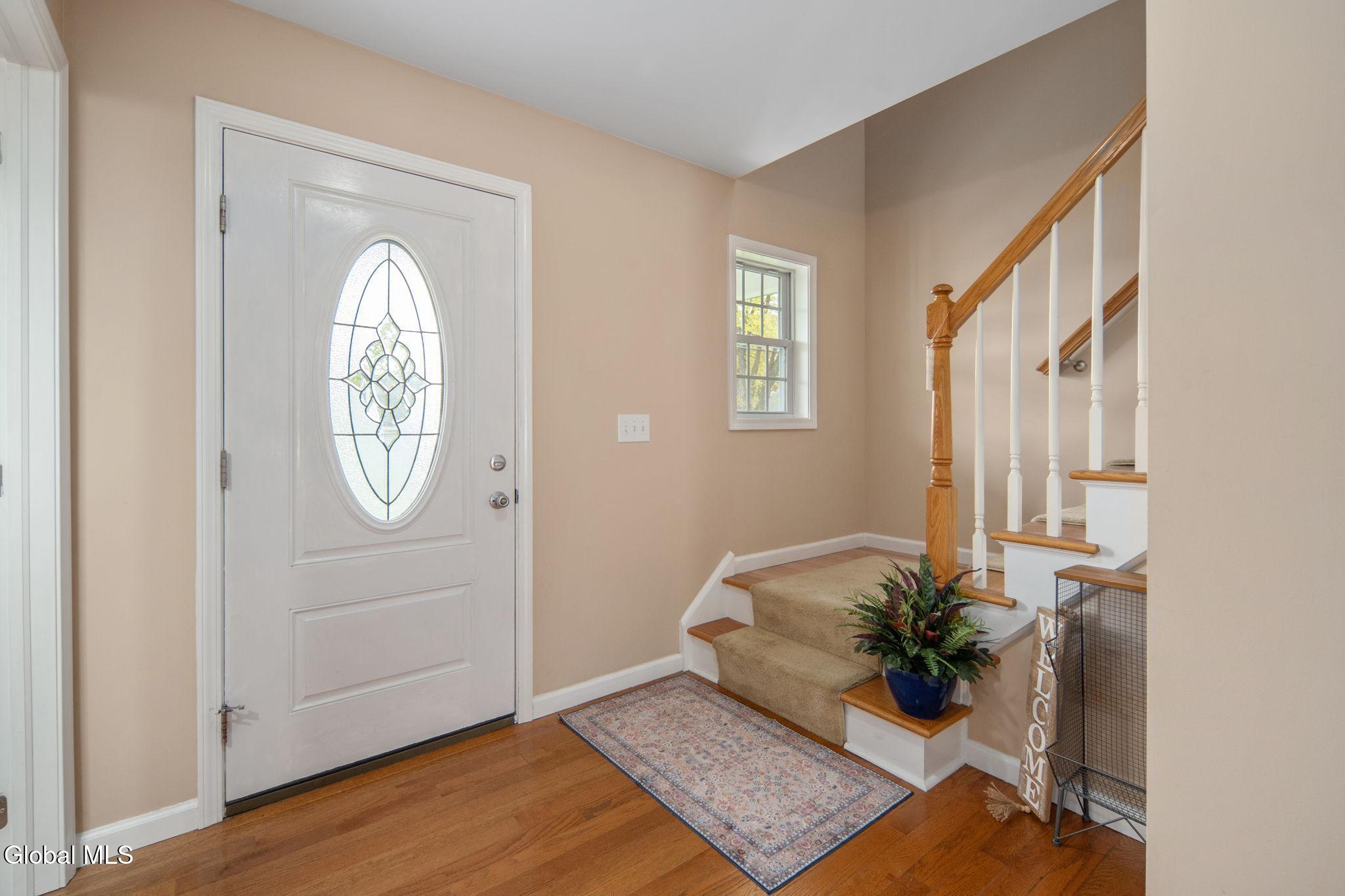 44 Shepard Avenue Schenectady, NY 12304 - Photo 5 of 50 5