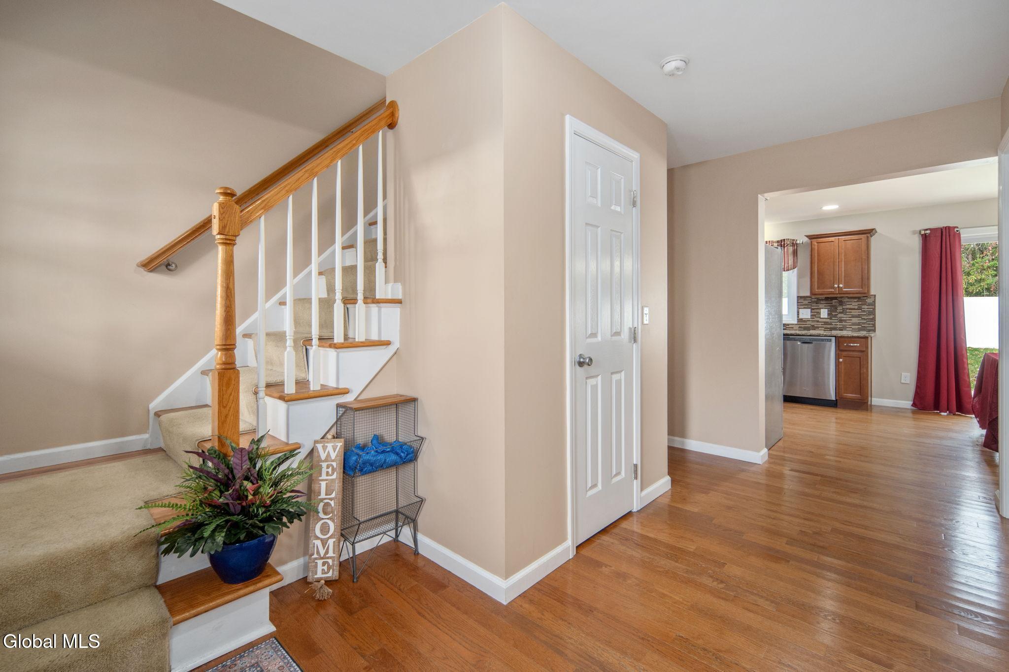 44 Shepard Avenue Schenectady, NY 12304 - Photo 6 of 50 6