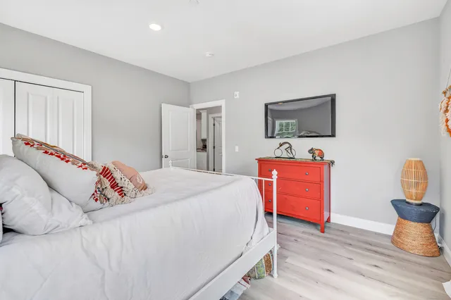 $1,950 | 303 Bridgeport Avenue, Unit 205, Shelton, CT 06484