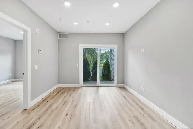 $1,950 | 303 Bridgeport Avenue, Unit 205, Shelton, CT 06484