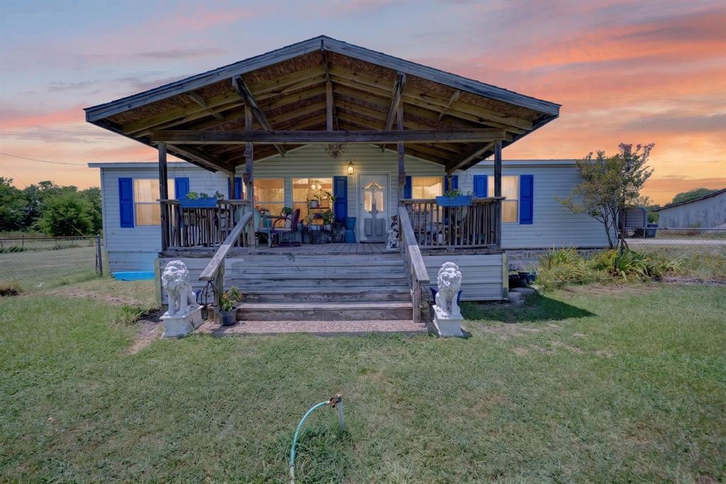 8900 Crestview Estate Road Quinlan, TX 75474 - Photo 3 of 15