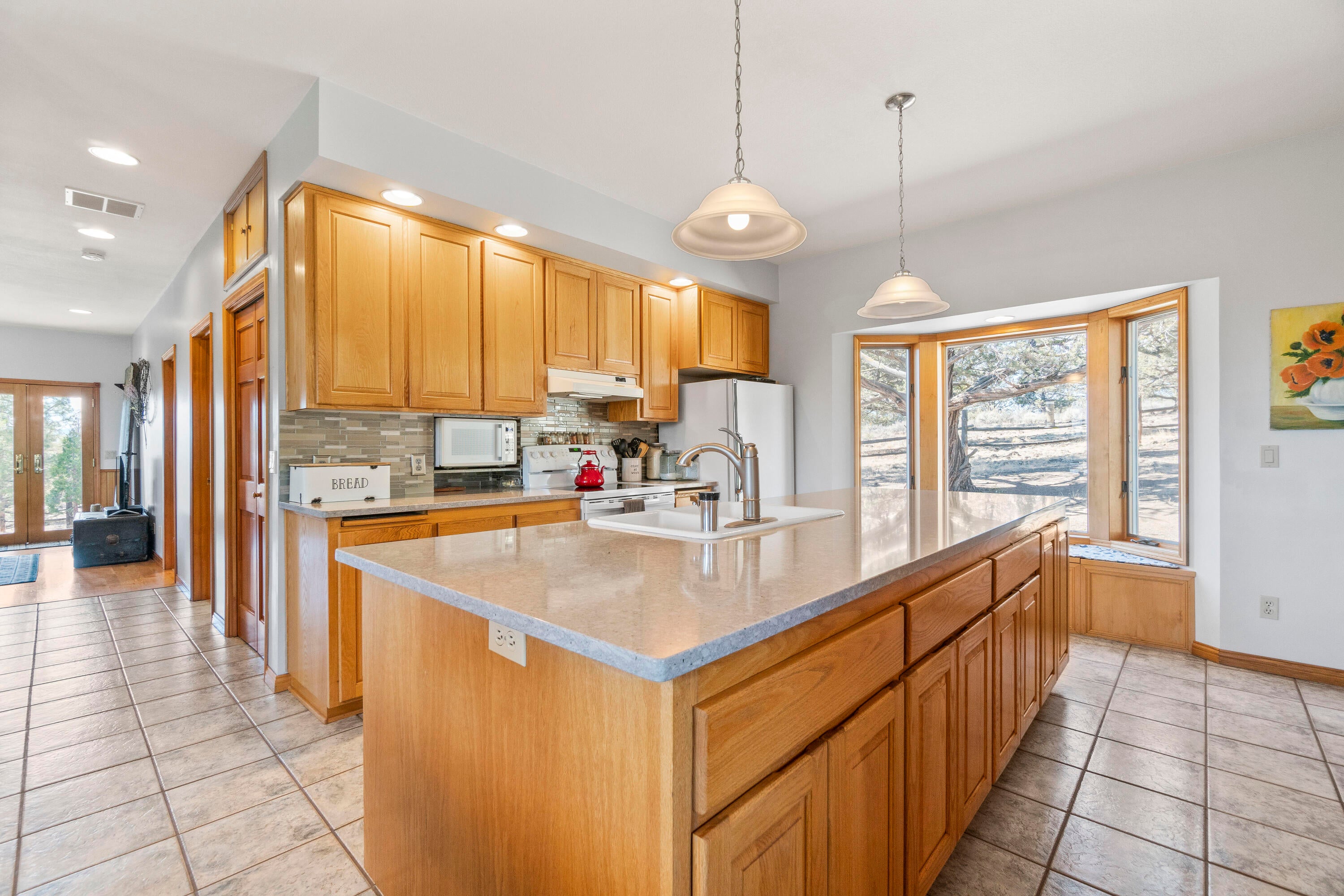 19192 Dusty Loop Bend, OR 97703 - Photo 11 of 45 Gallery Image 11