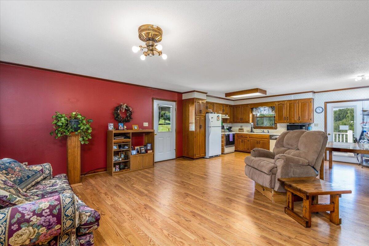06-5-1901 Farm View Rd-8707-Edit