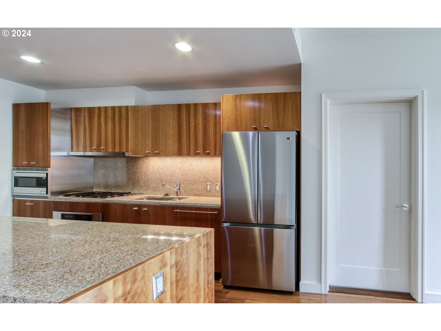 841 Southwest Gaines Street, Unit 512 Portland, OR 97239 - Photo 13 of 35 Gallery Image 13
