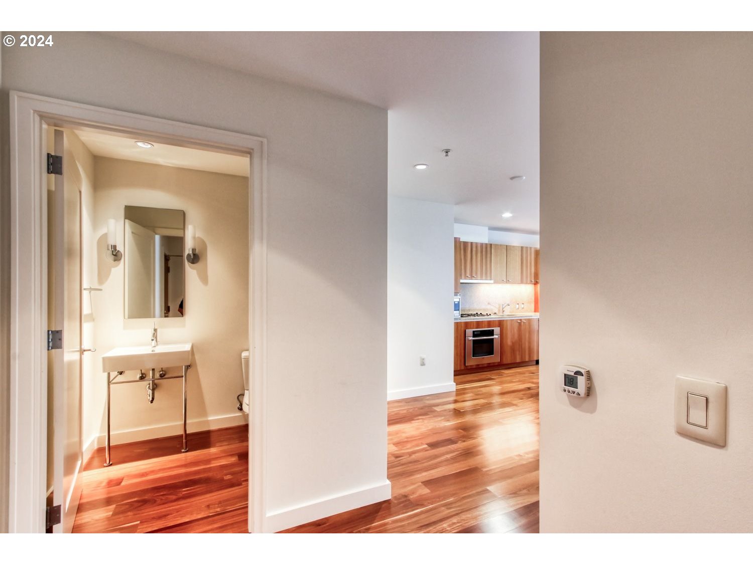 841 Southwest Gaines Street, Unit 512 Portland, OR 97239 - Photo 16 of 35 Gallery Image 16