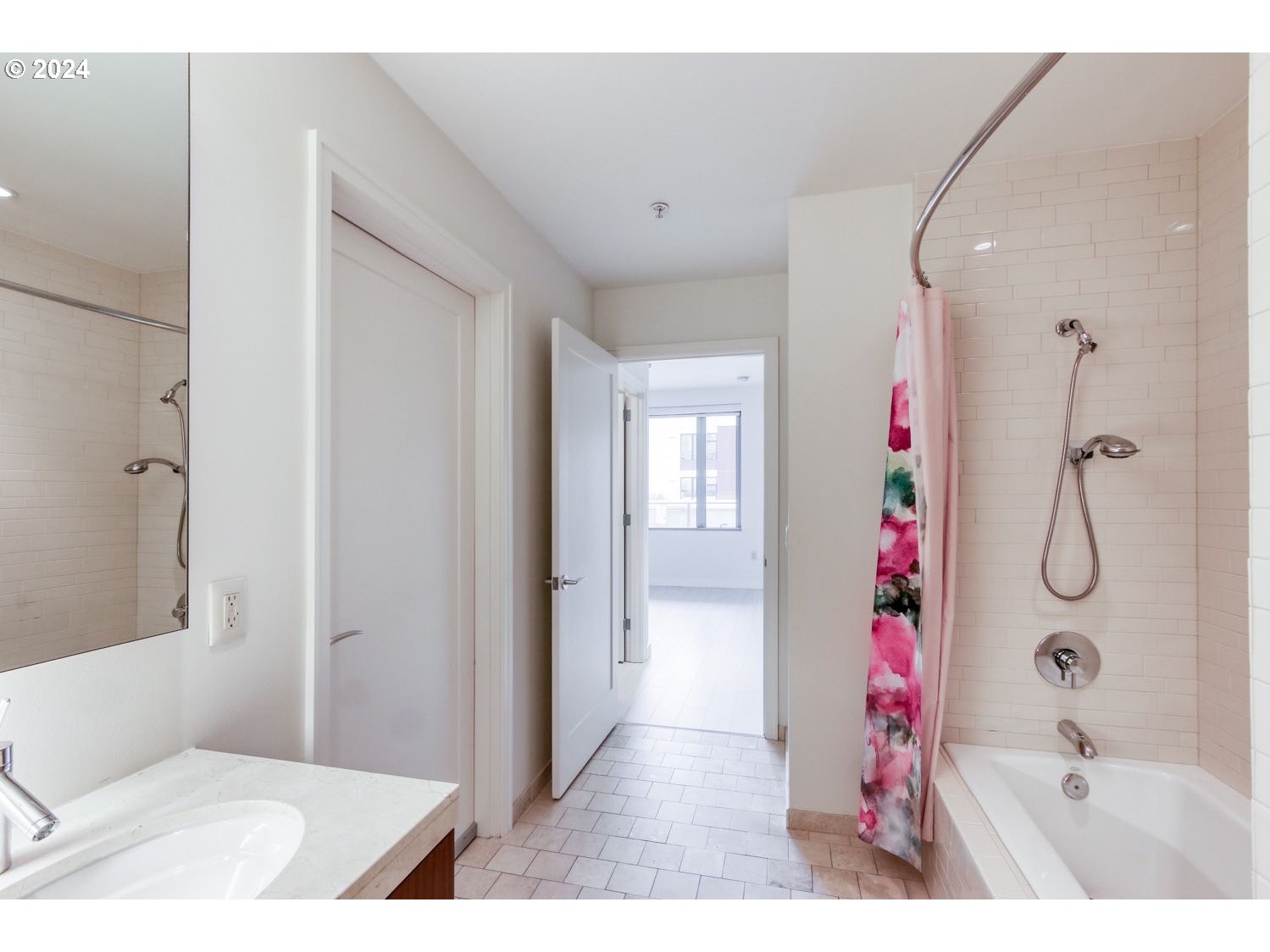 841 Southwest Gaines Street, Unit 512 Portland, OR 97239 - Photo 28 of 35 Gallery Image 28