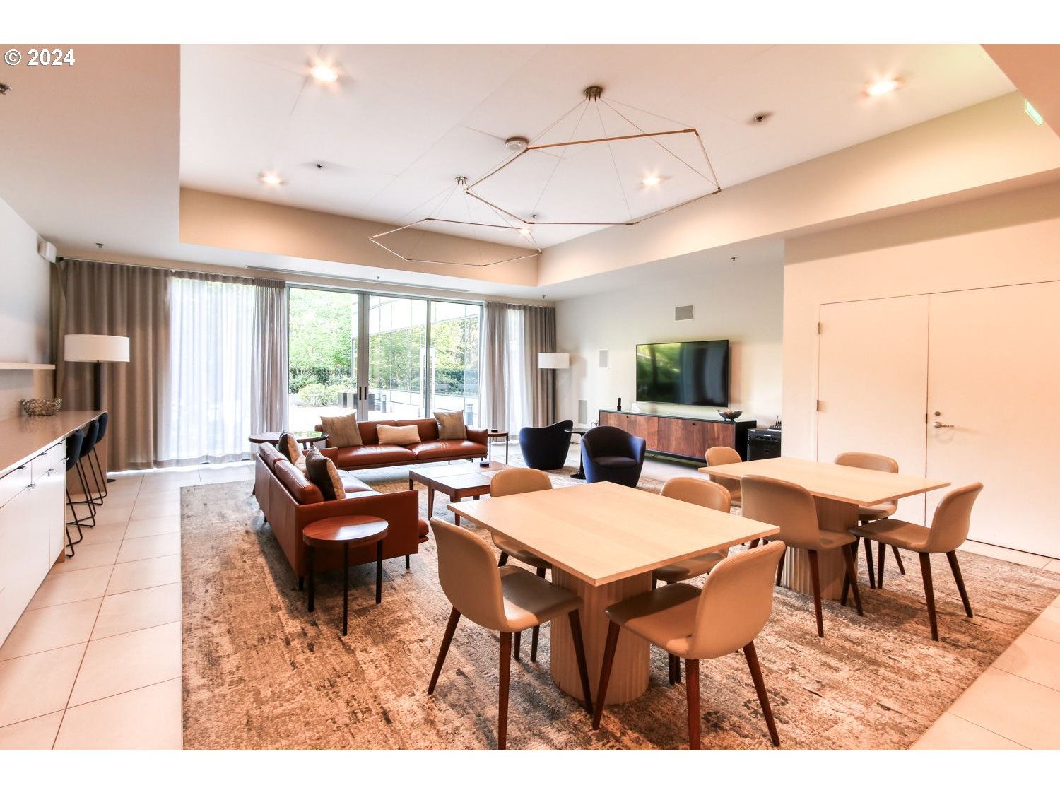 841 Southwest Gaines Street, Unit 512 Portland, OR 97239 - Photo 5 of 35 Gallery Image 5