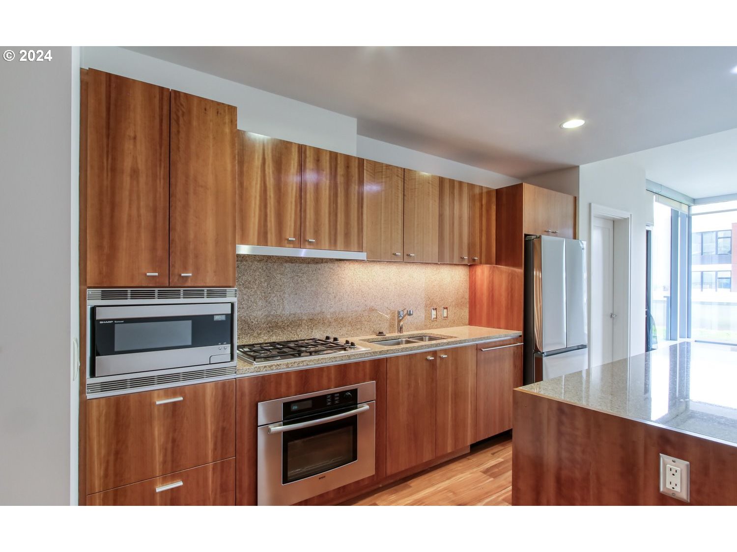 841 Southwest Gaines Street, Unit 512 Portland, OR 97239 - Photo 9 of 35 Gallery Image 9