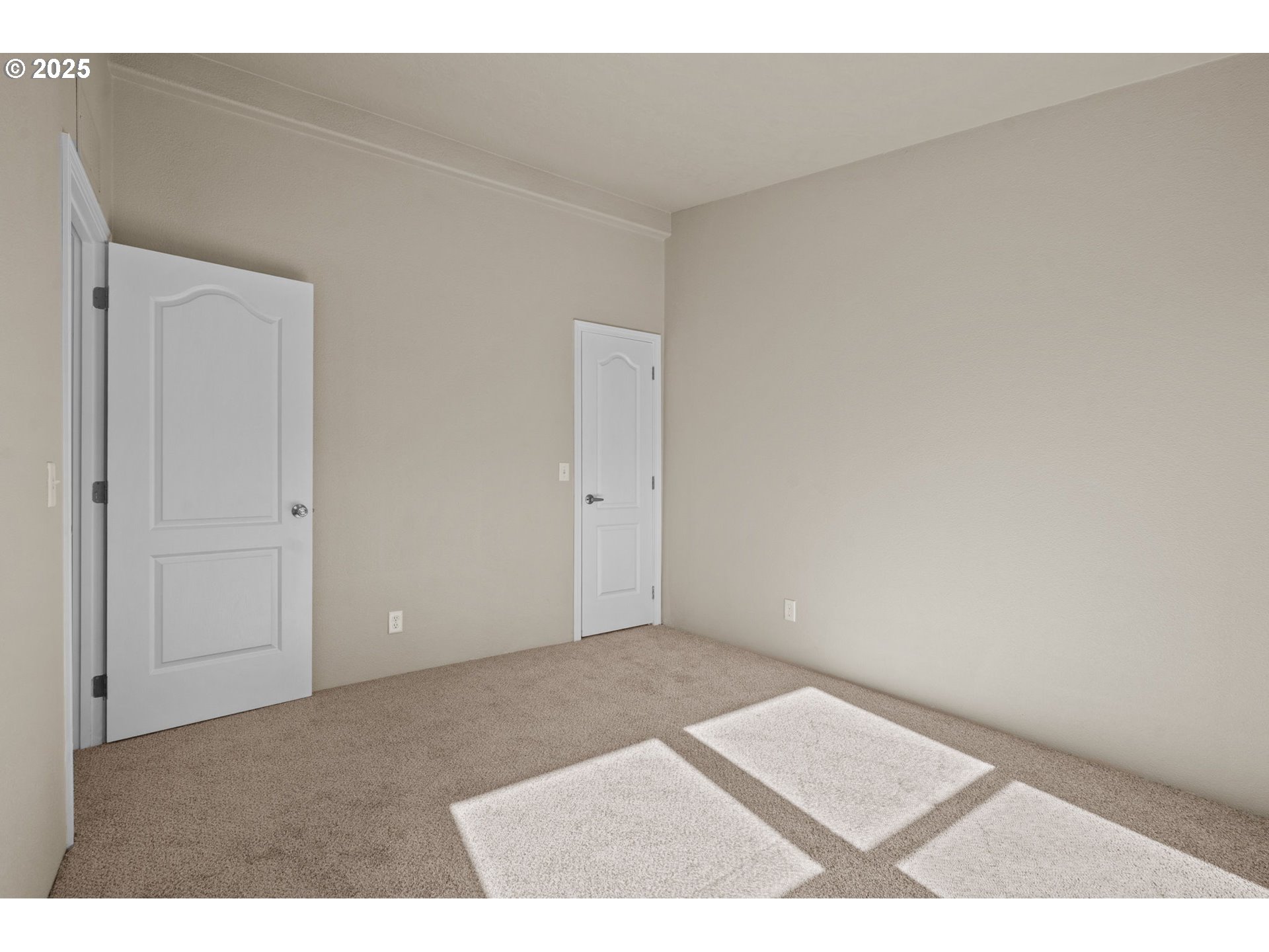 344 Southwest Ivy Street Mill City, OR 97360 - Photo 23 of 38 a view of an empty room