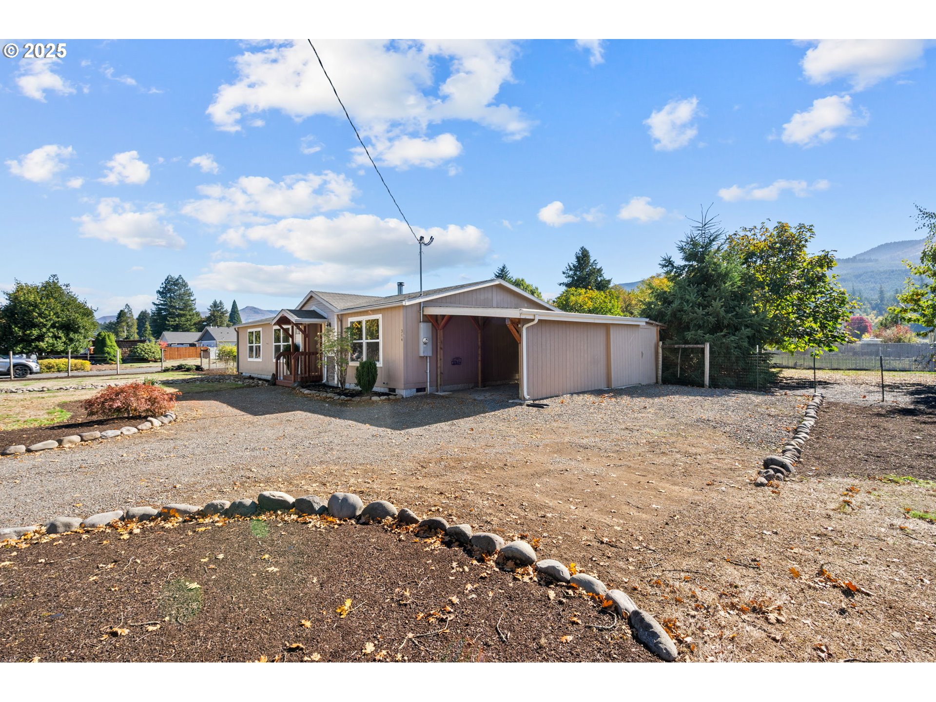 344 Southwest Ivy Street Mill City, OR 97360 - Photo 37 of 38 a house view with a backyard