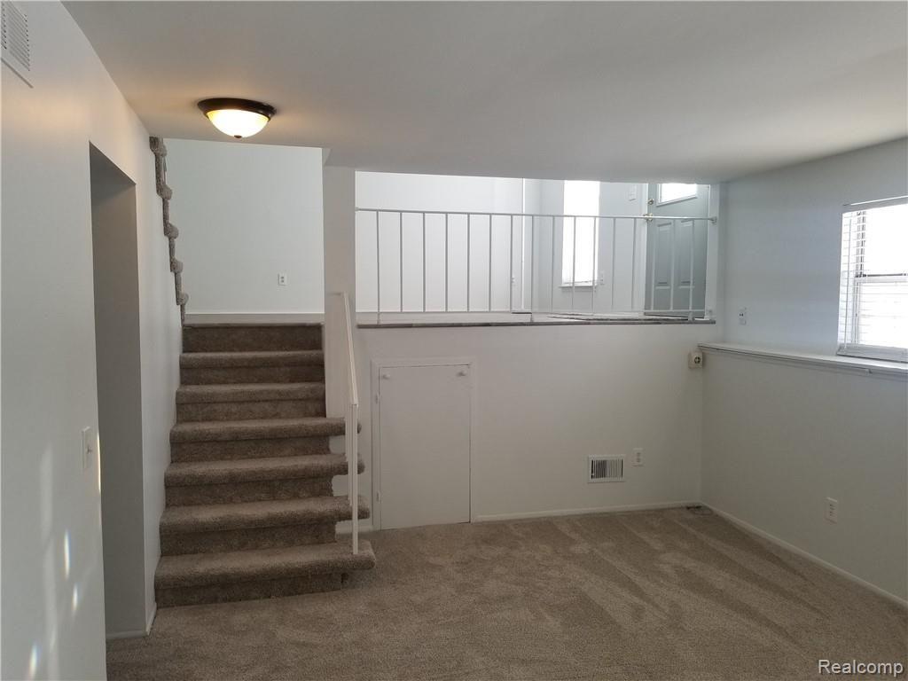 867 Hadley Road Rochester Hills, MI 48307 - Photo 11 of 38