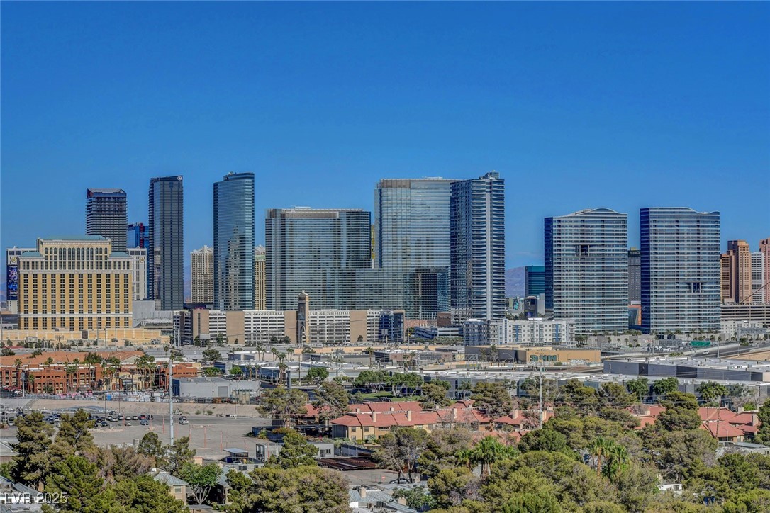 4381 West Flamingo Road, Unit 1121 Las Vegas, NV 89103 - Photo 26 of 33 Skyline view