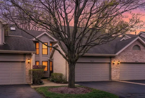 $425,000 | 1015 North Auburn Woods Drive, Palatine, IL 60067