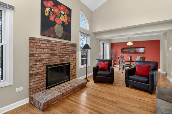 $425,000 | 1015 North Auburn Woods Drive, Palatine, IL 60067