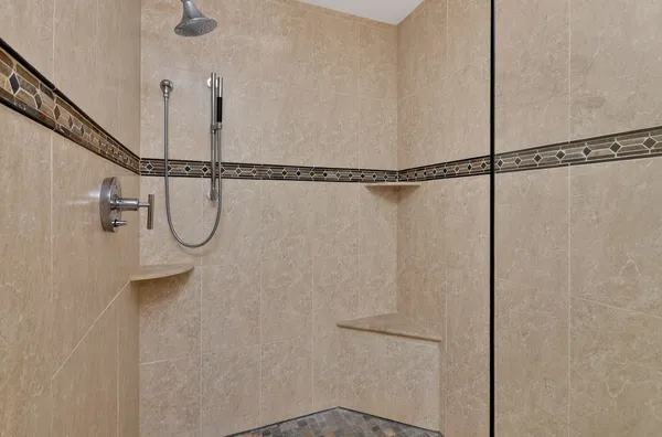 $425,000 | 1015 North Auburn Woods Drive, Palatine, IL 60067