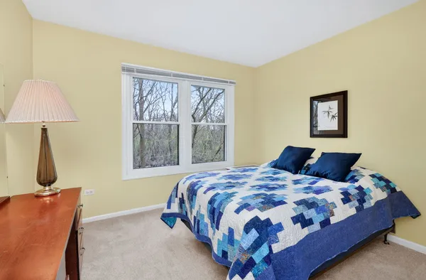 $425,000 | 1015 North Auburn Woods Drive, Palatine, IL 60067