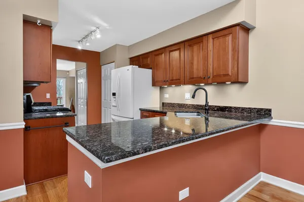 $425,000 | 1015 North Auburn Woods Drive, Palatine, IL 60067