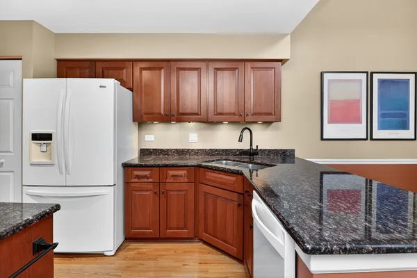 $425,000 | 1015 North Auburn Woods Drive, Palatine, IL 60067