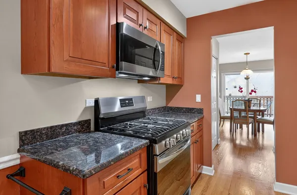 $425,000 | 1015 North Auburn Woods Drive, Palatine, IL 60067