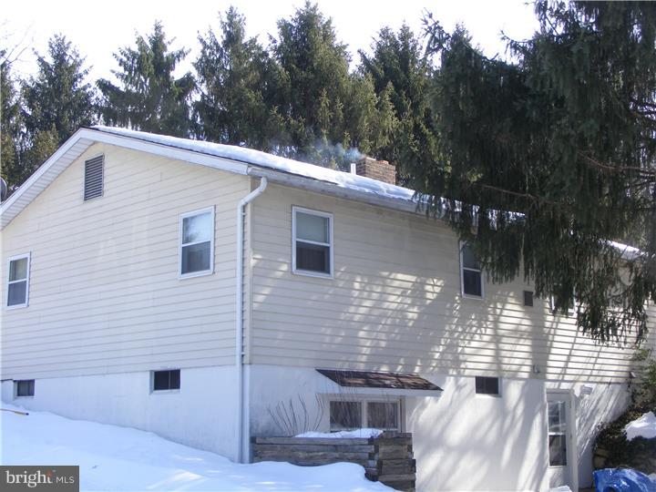 436 Longview Road Boyertown, PA 19512 - Photo 3 of 20 Gallery Image 3