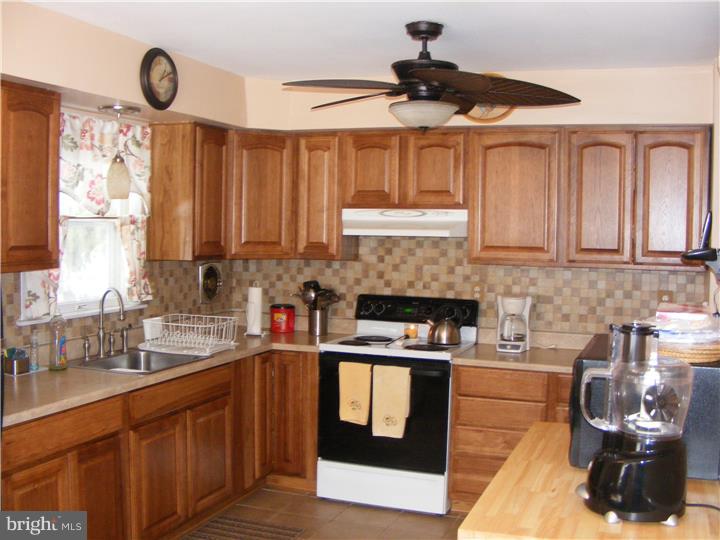 436 Longview Road Boyertown, PA 19512 - Photo 4 of 20 Gallery Image 4