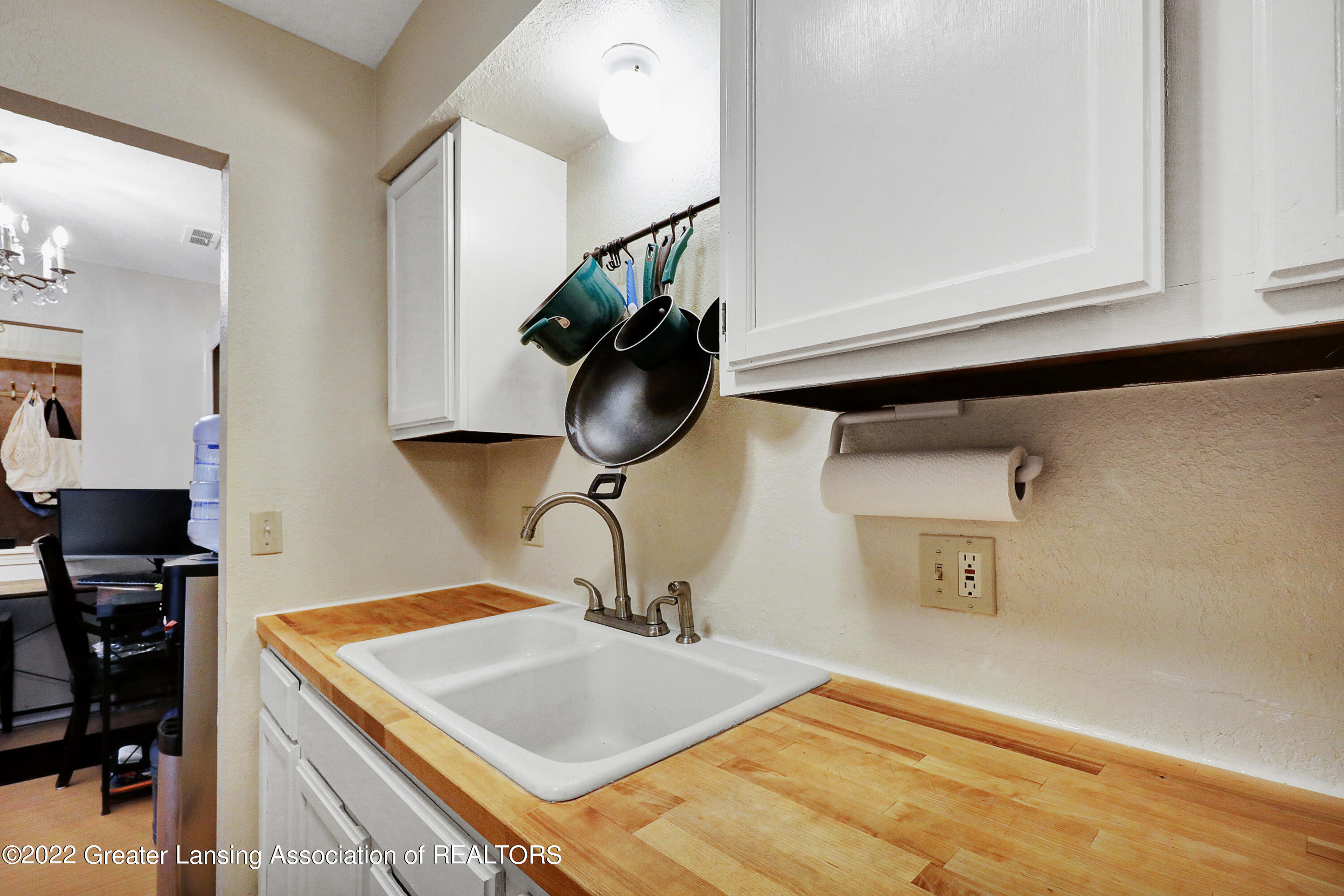 1745 Maple Ridge Road, Unit 8 Haslett, MI 48840 - Photo 14 of 20 _I3A2935