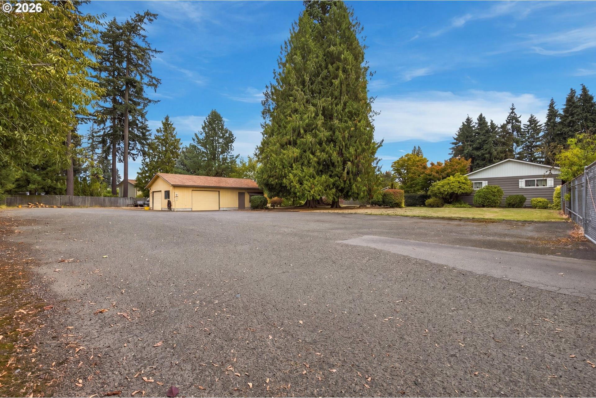 8123 Southeast Roots Road Milwaukie, OR 97267 - Photo 5 of 48 Gallery Image 5