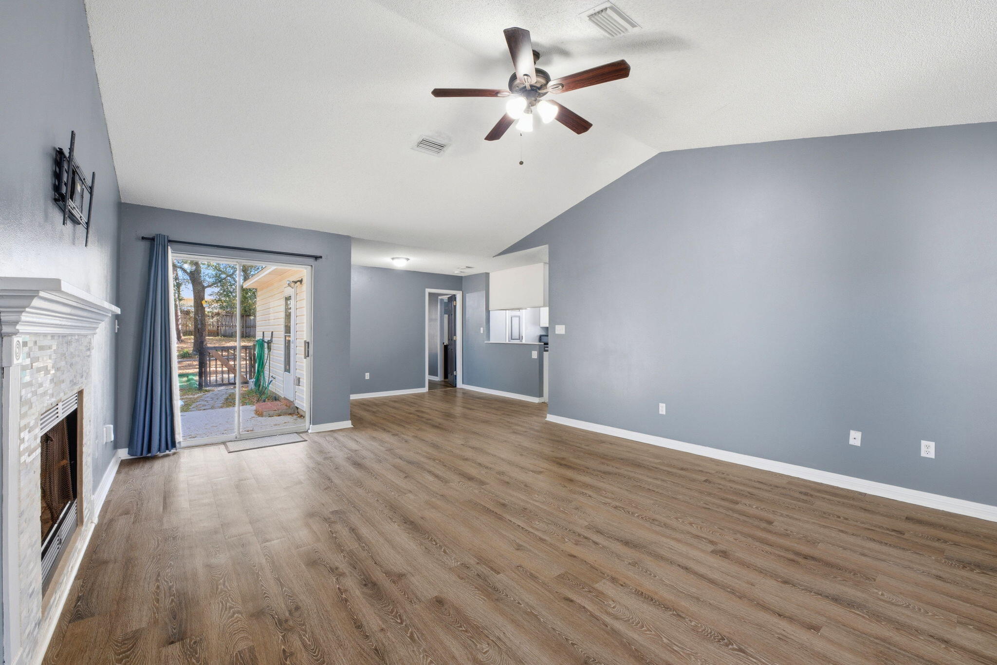 7312 Gordon Evans Road Navarre, FL 32566 - Photo 7 of 37 6-web-or-mls-7312-gordon-evans-rd