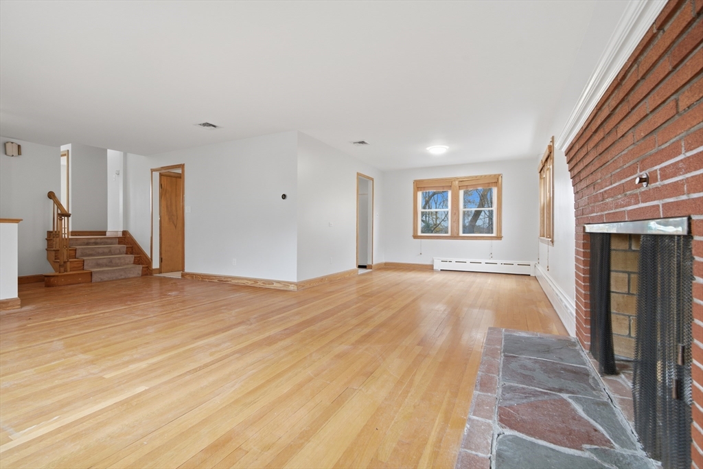 8 Steele Street Stoneham, MA 02180 - Photo 4 of 17
