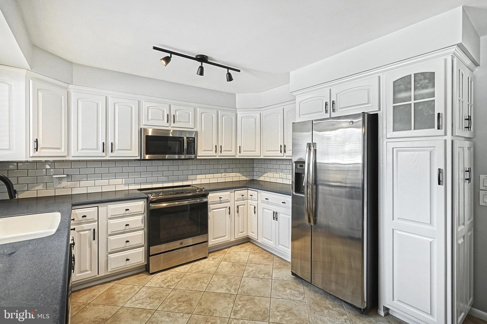 130 Greenleaf Road York, PA 17406 - Photo 17 of 36 Gallery Image 17