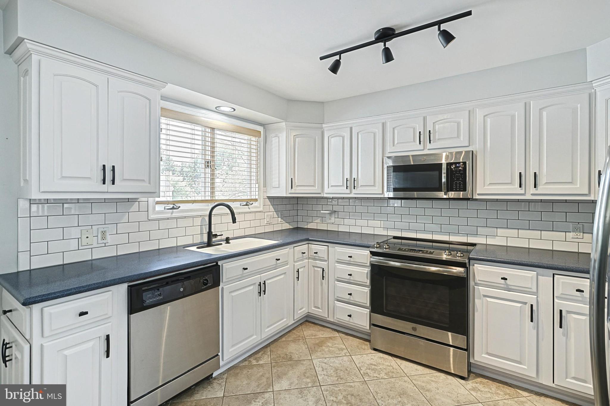130 Greenleaf Road York, PA 17406 - Photo 18 of 36 Gallery Image 18