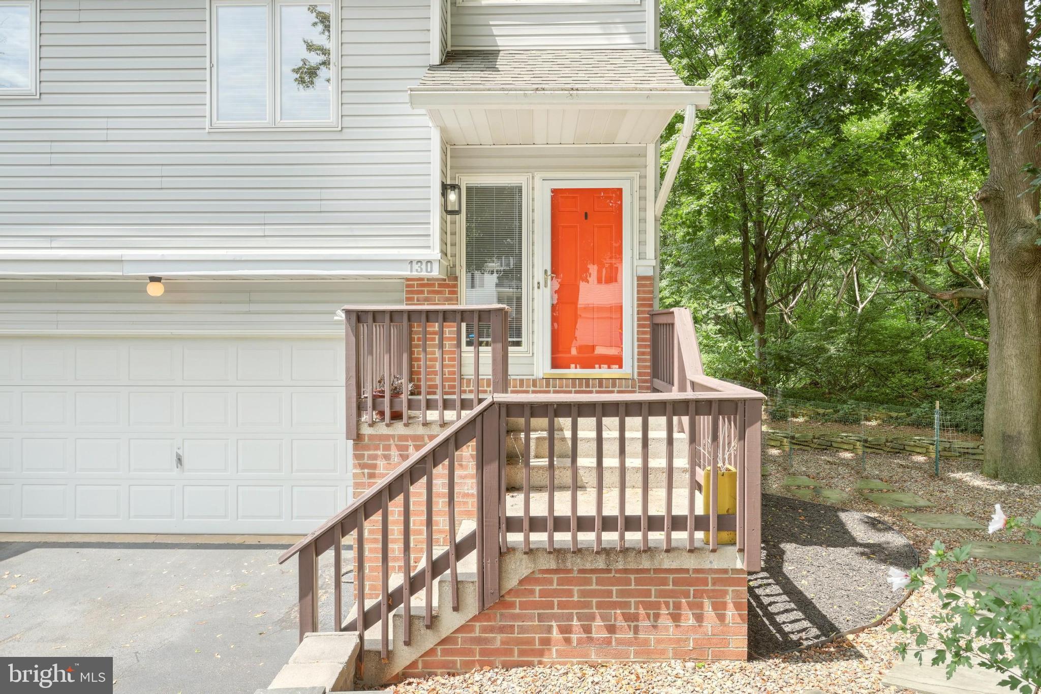 130 Greenleaf Road York, PA 17406 - Photo 4 of 36 Gallery Image 4
