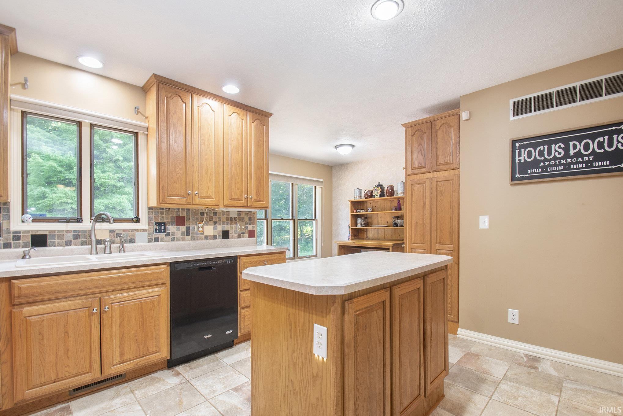 945 Handlebar Road Mishawaka, IN 46544 - Photo 8 of 33 Gallery Image 8
