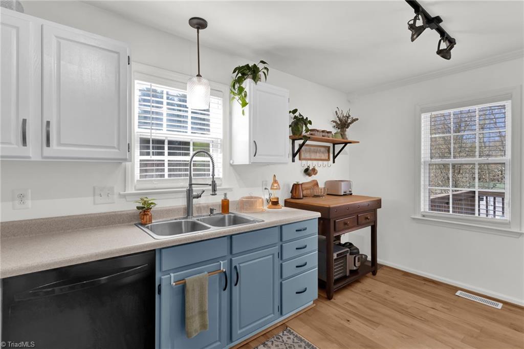3564 Millie Lane Pfafftown, NC 27040 - Photo 14 of 40 kitchen